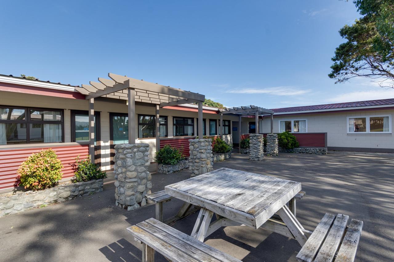 Wellington Top 10 Holiday Park โลเวอร์ฮัท ภายนอก รูปภาพ