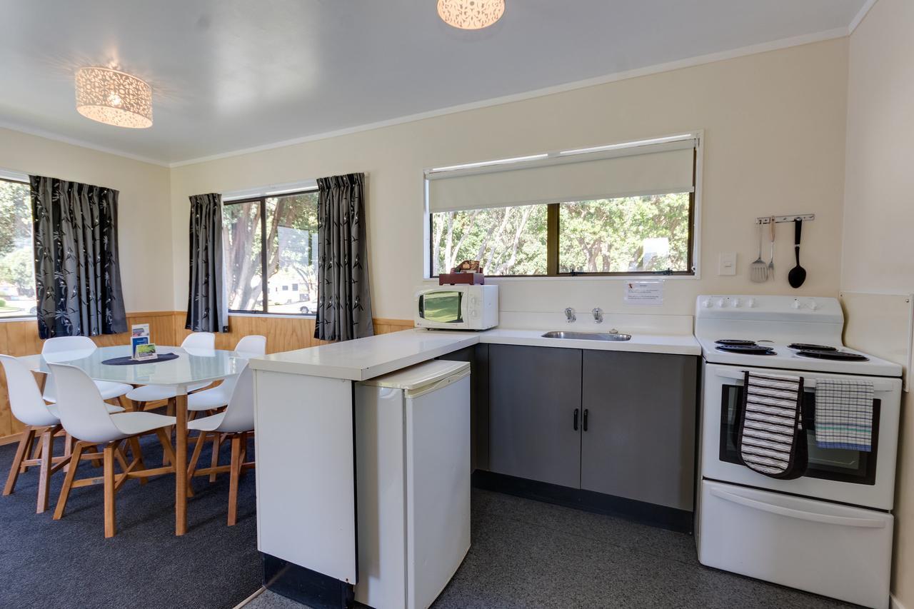 Wellington Top 10 Holiday Park โลเวอร์ฮัท ภายนอก รูปภาพ