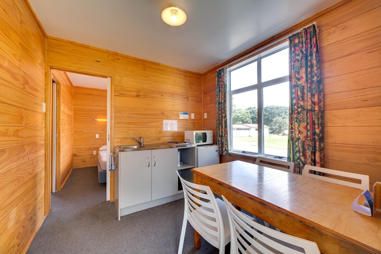 Wellington Top 10 Holiday Park โลเวอร์ฮัท ภายนอก รูปภาพ