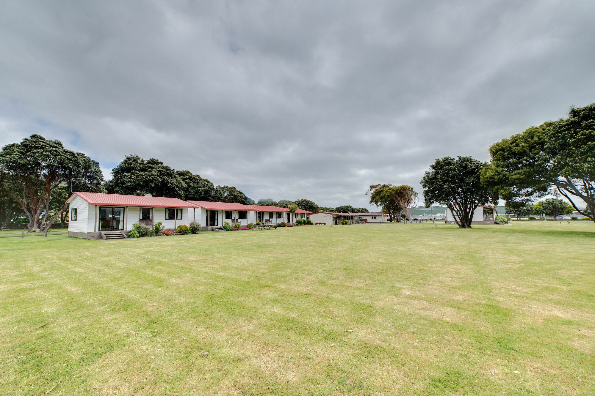 Wellington Top 10 Holiday Park โลเวอร์ฮัท ภายนอก รูปภาพ