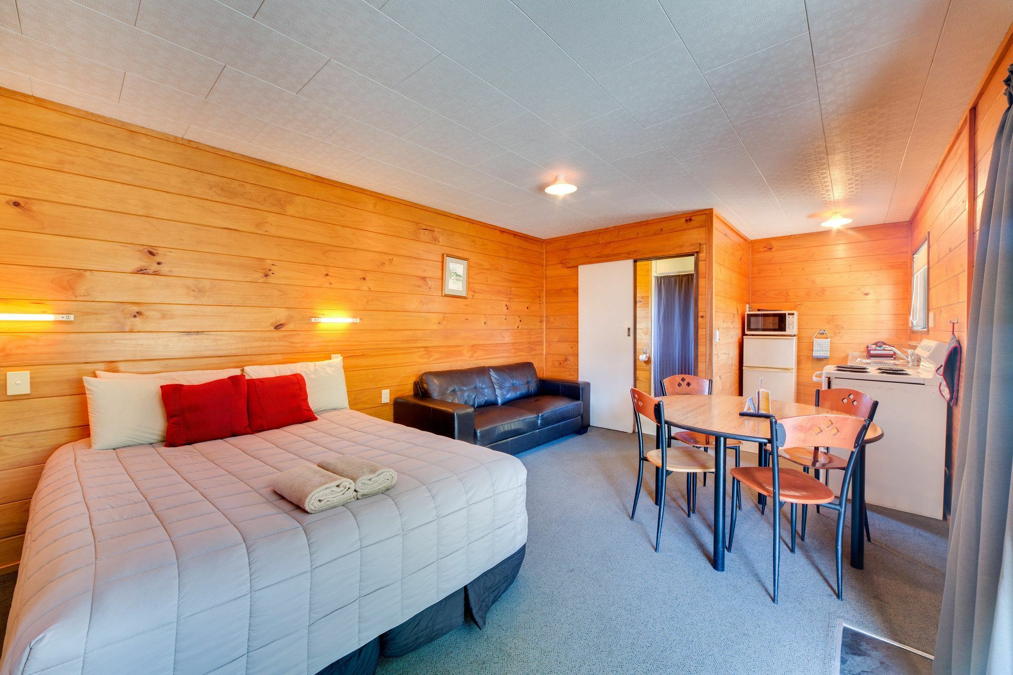 Wellington Top 10 Holiday Park โลเวอร์ฮัท ภายนอก รูปภาพ