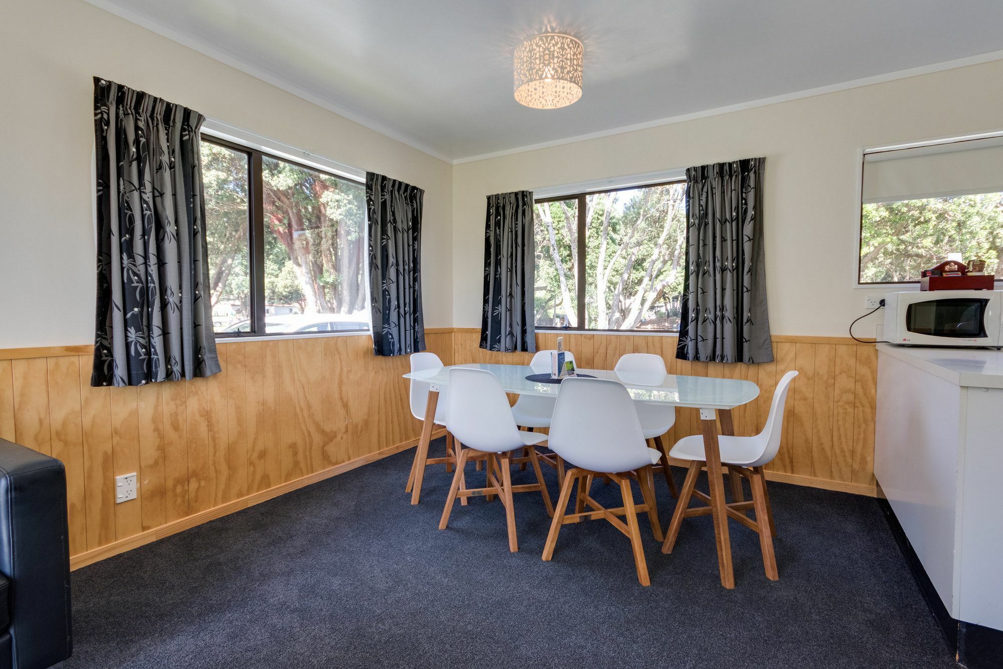 Wellington Top 10 Holiday Park โลเวอร์ฮัท ภายนอก รูปภาพ