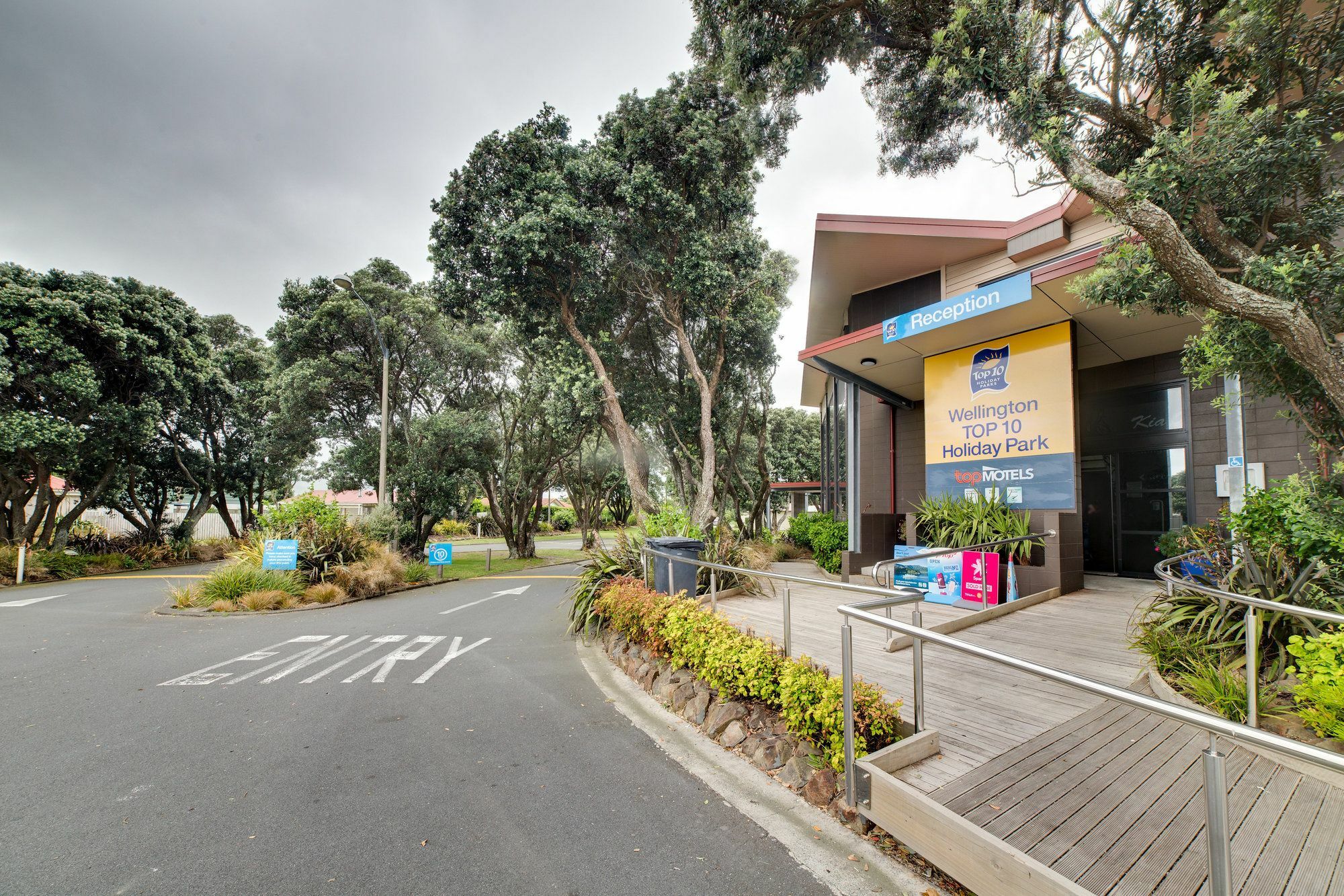 Wellington Top 10 Holiday Park โลเวอร์ฮัท ภายนอก รูปภาพ