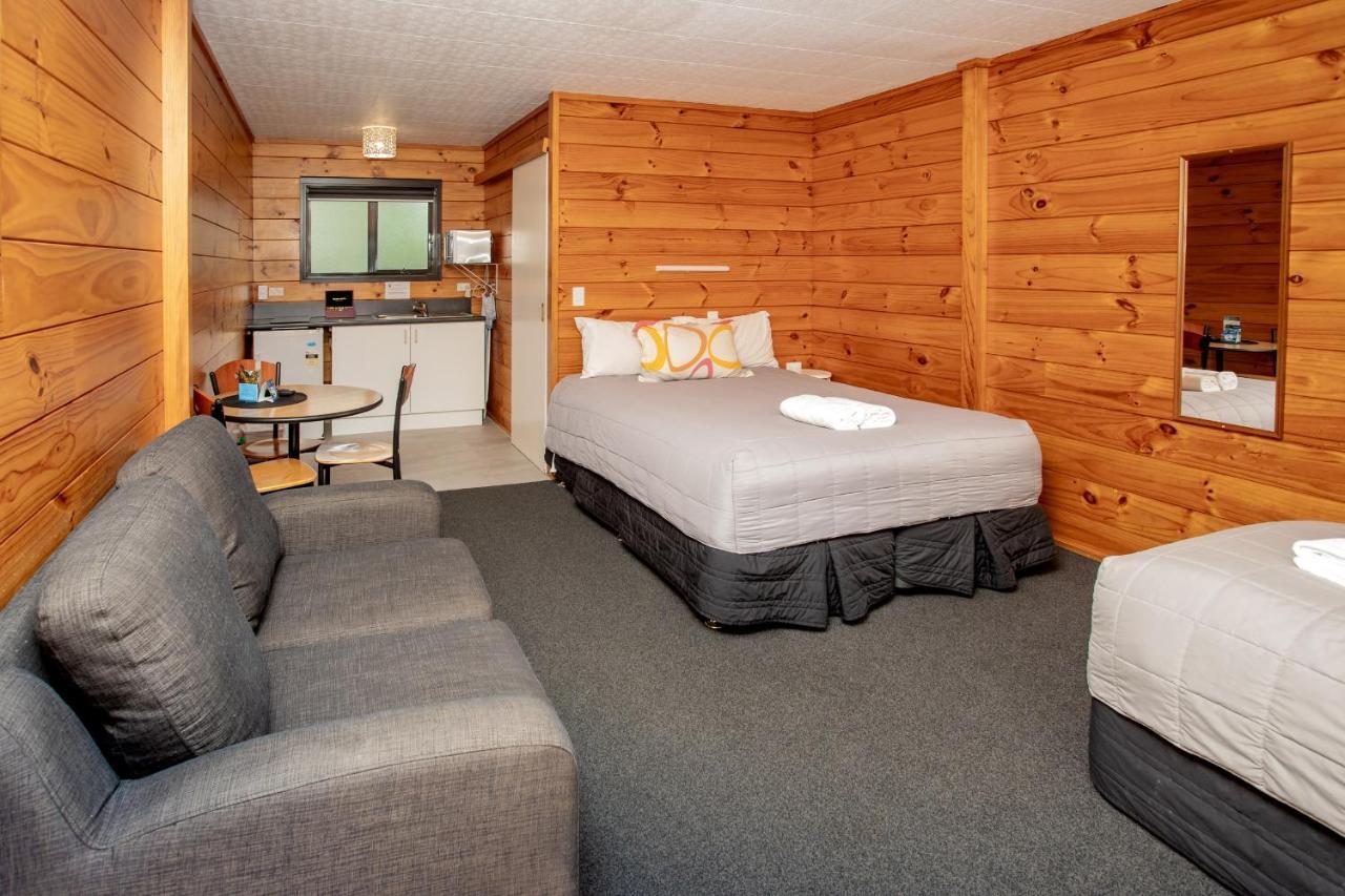 Wellington Top 10 Holiday Park โลเวอร์ฮัท ภายนอก รูปภาพ