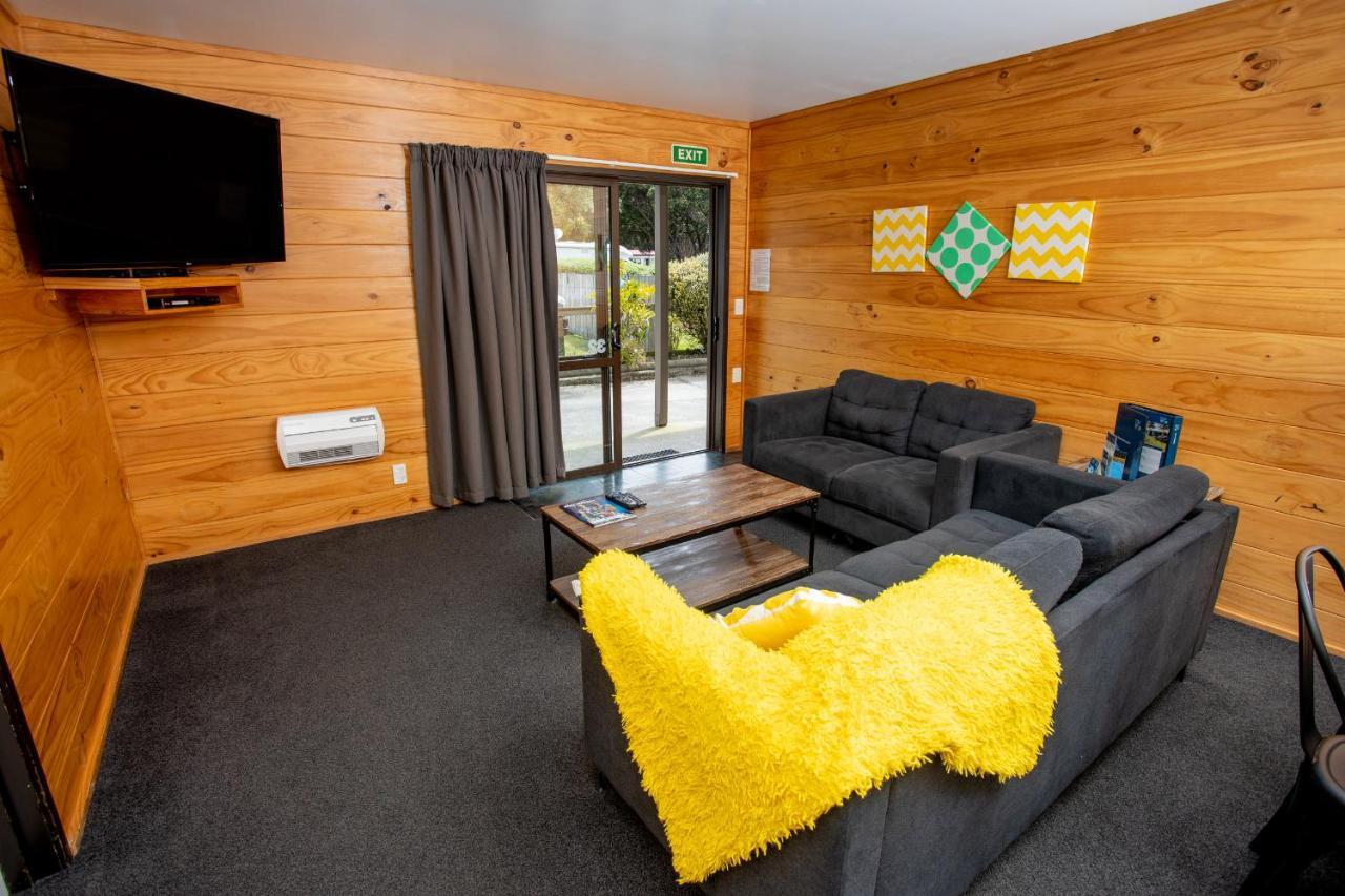 Wellington Top 10 Holiday Park โลเวอร์ฮัท ภายนอก รูปภาพ