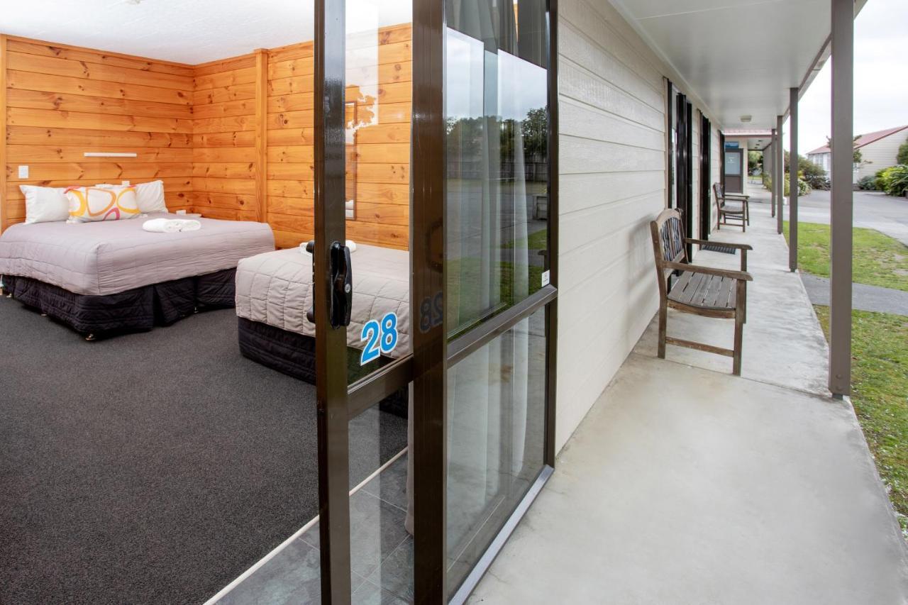 Wellington Top 10 Holiday Park โลเวอร์ฮัท ภายนอก รูปภาพ