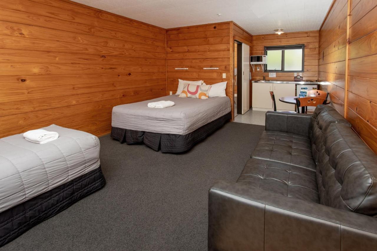 Wellington Top 10 Holiday Park โลเวอร์ฮัท ภายนอก รูปภาพ