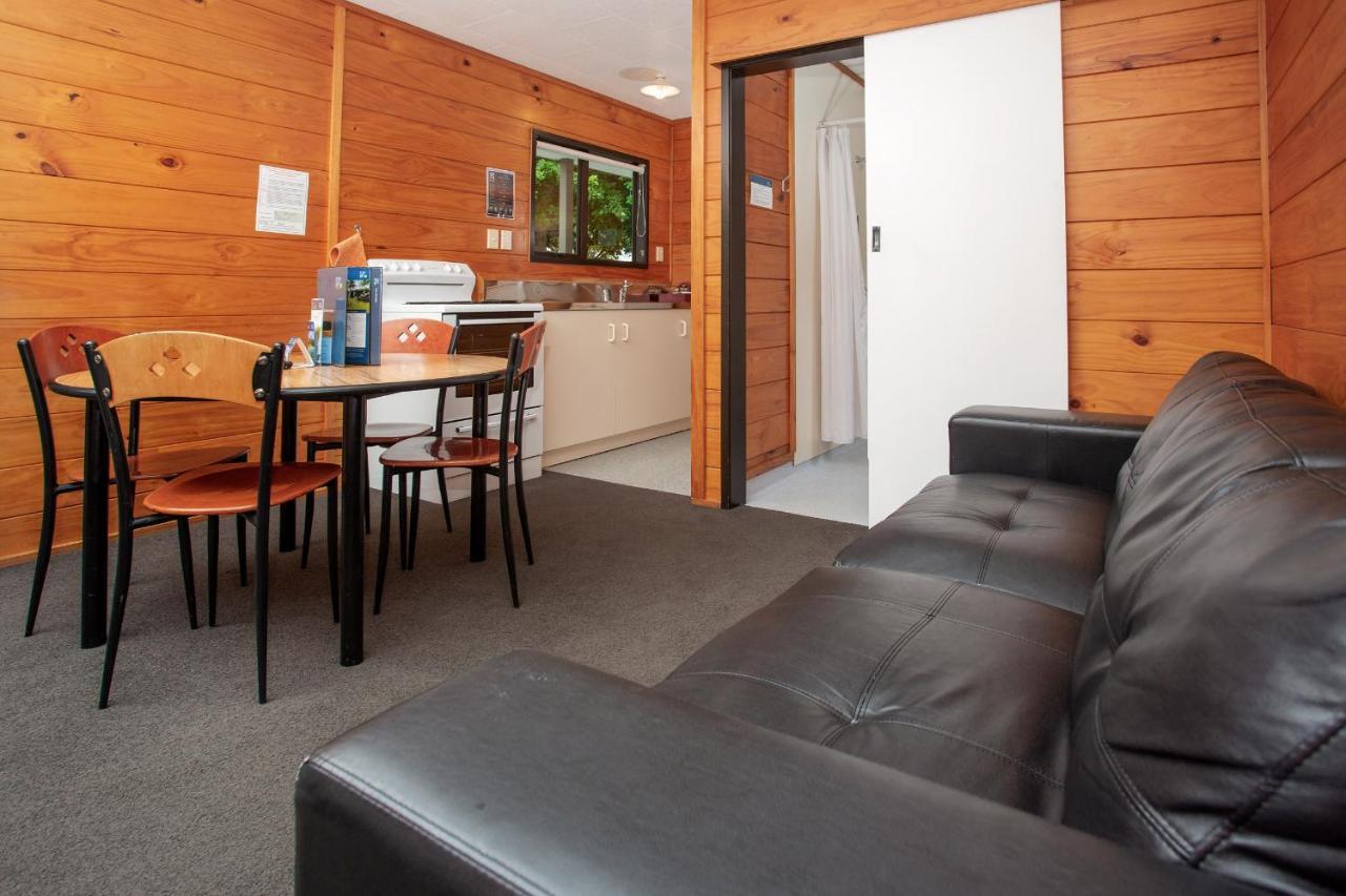 Wellington Top 10 Holiday Park โลเวอร์ฮัท ภายนอก รูปภาพ