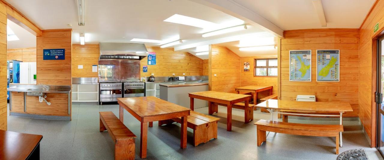 Wellington Top 10 Holiday Park โลเวอร์ฮัท ภายนอก รูปภาพ